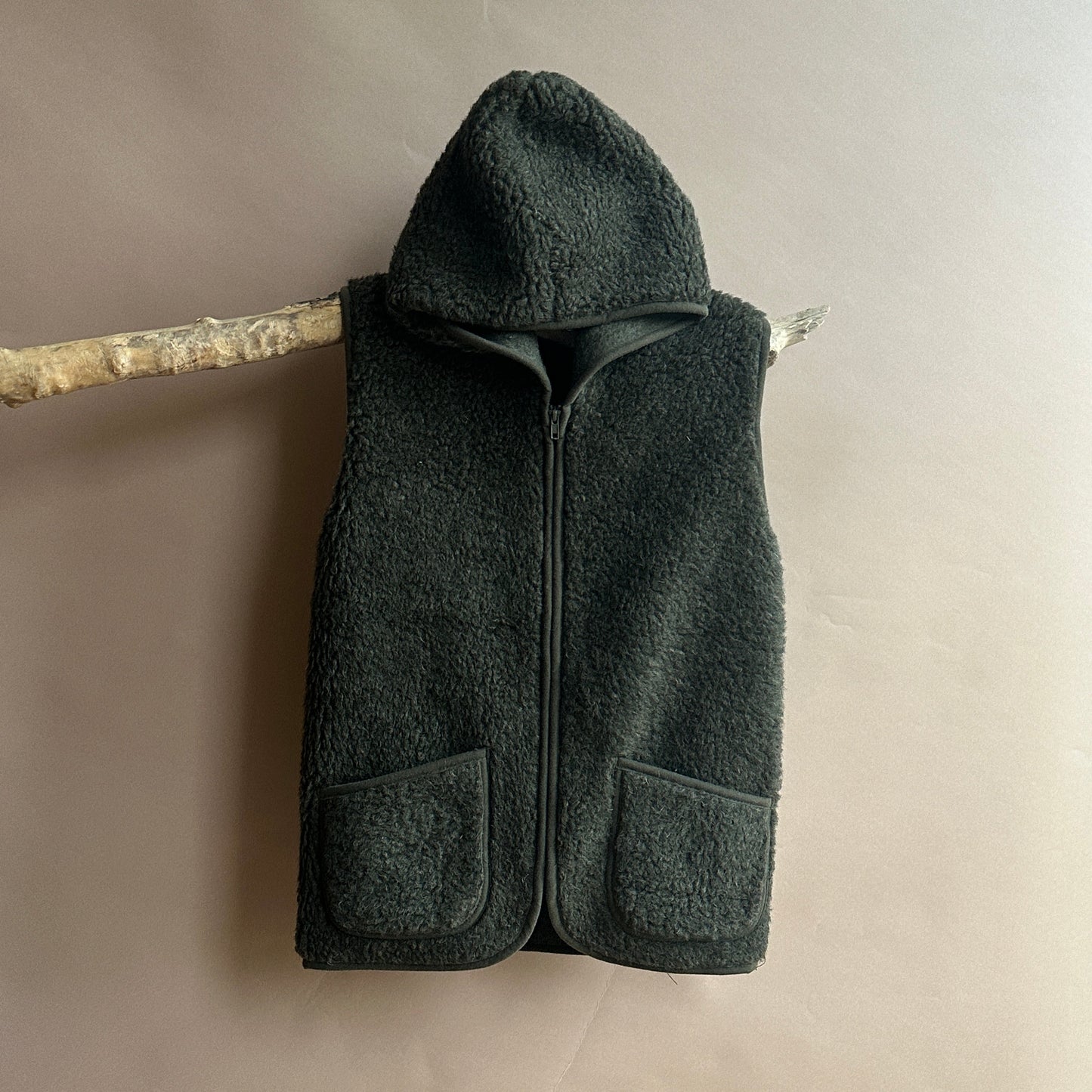 Coldbreaker Adult Mountain Hooded Gilet - Natural