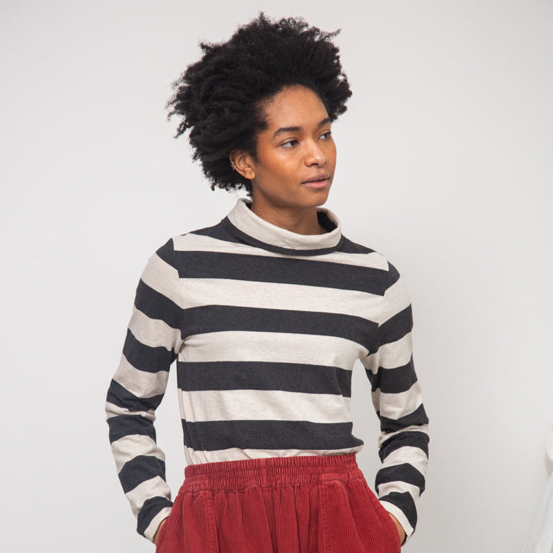 Beaumont Organic Women's Pine-Sue Organic Cotton Stripe Jersey Top | Charcoal / Ecru