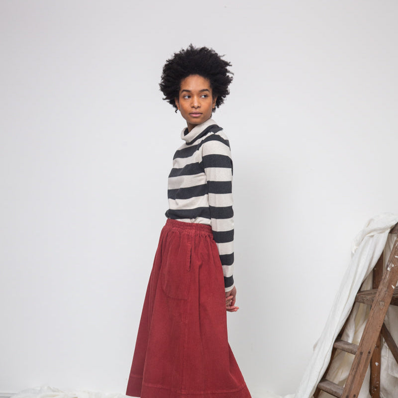 
                  
                    Beaumont Organic Women's Pine-Sue Organic Cotton Stripe Jersey Top | Charcoal / Ecru
                  
                