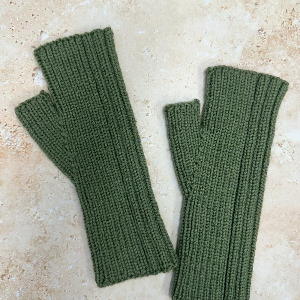 SMALL FOLK Handknits Women's Hand Knitted Ribbed Fingerless Mitts - Pistachio