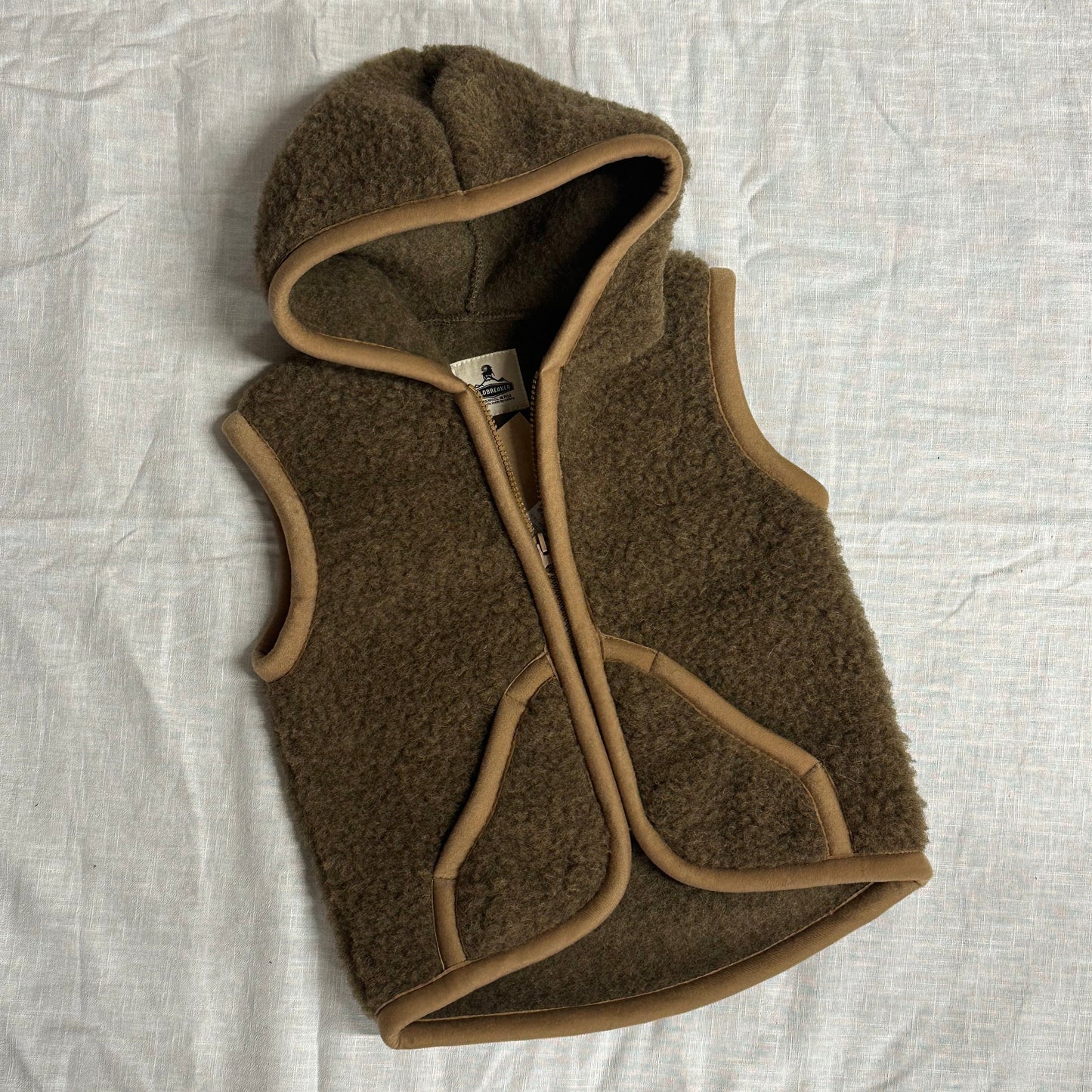 Coldbreaker / Sheep by the Sea Robby Vest - Bark