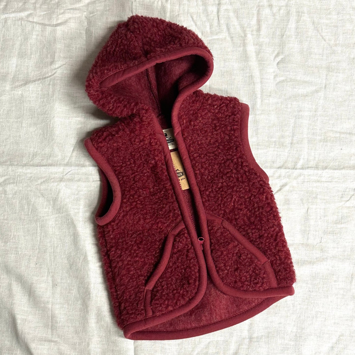 Coldbreaker / Sheep by the Sea Robby Vest - Dark Red