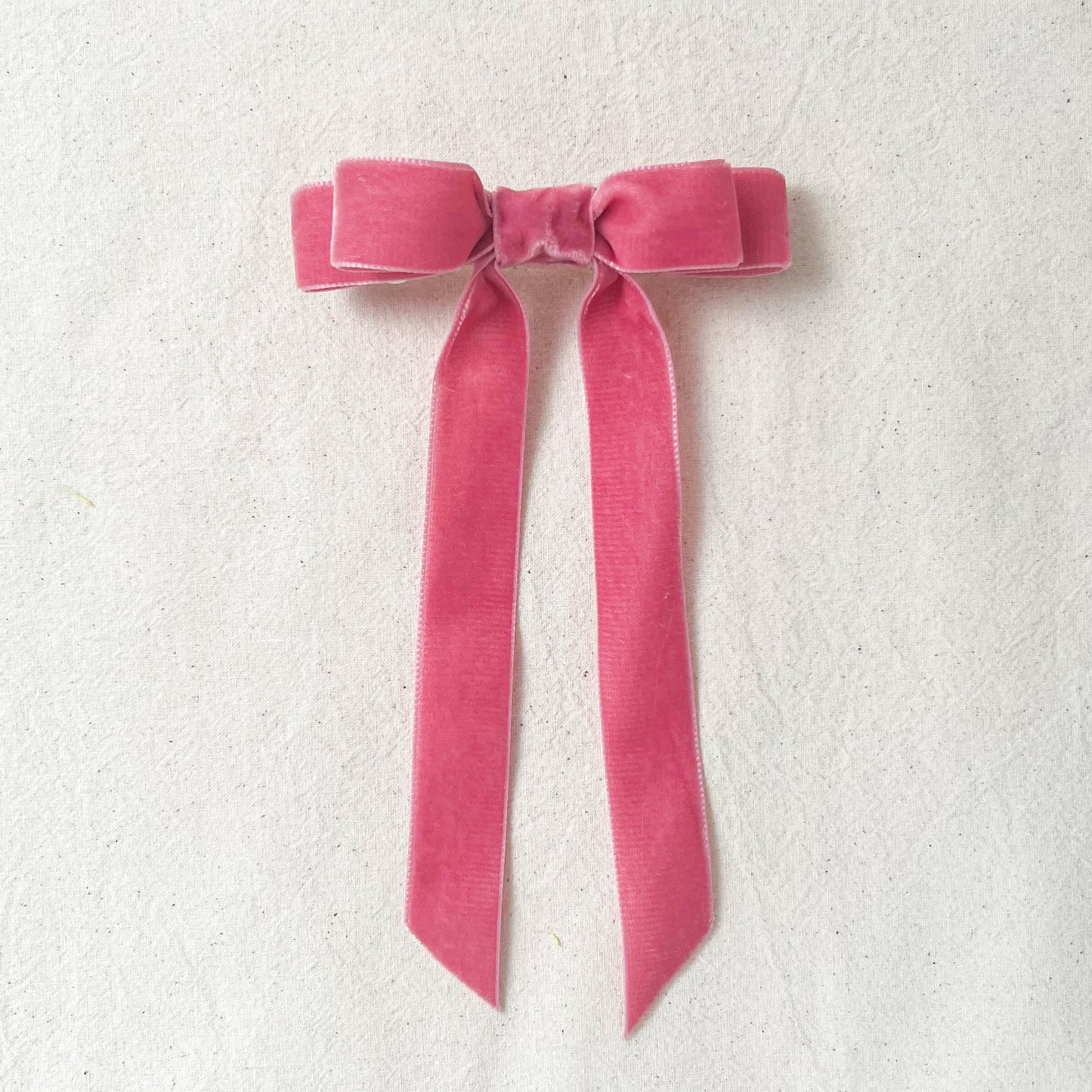 Runaround Retro Velvet Bow Hair Clip - Ballet Pink