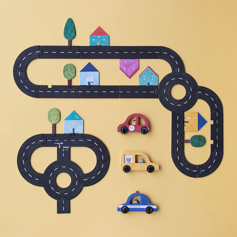 
                      
                        Londji Roads, Family Game
                      
                    