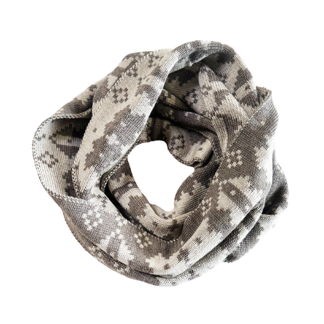 Mabli Knits Women's Eryri Loop Scarf - Morel / Wheat