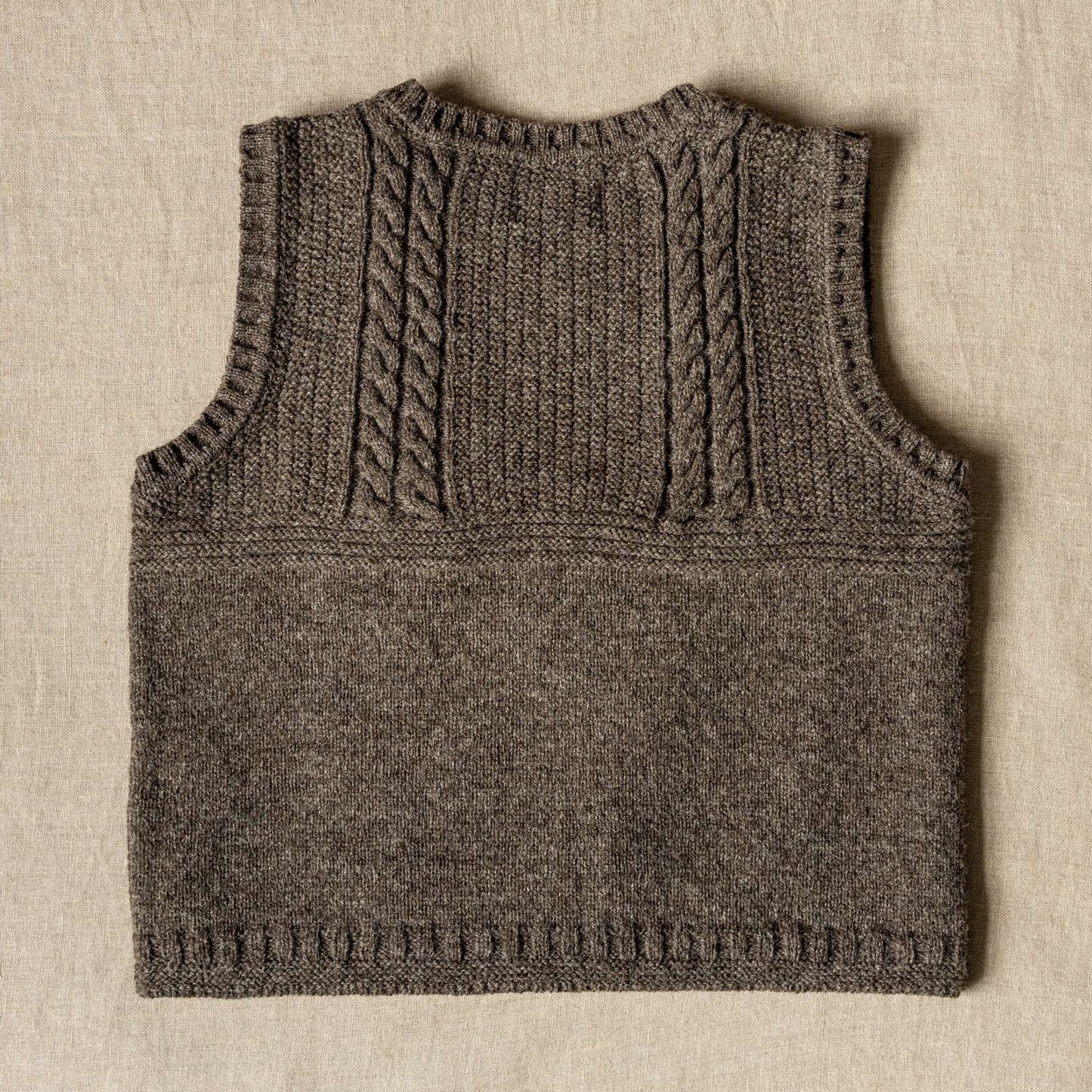 Orchard Farm Adults Cable Detail Vest - Natural Undyed