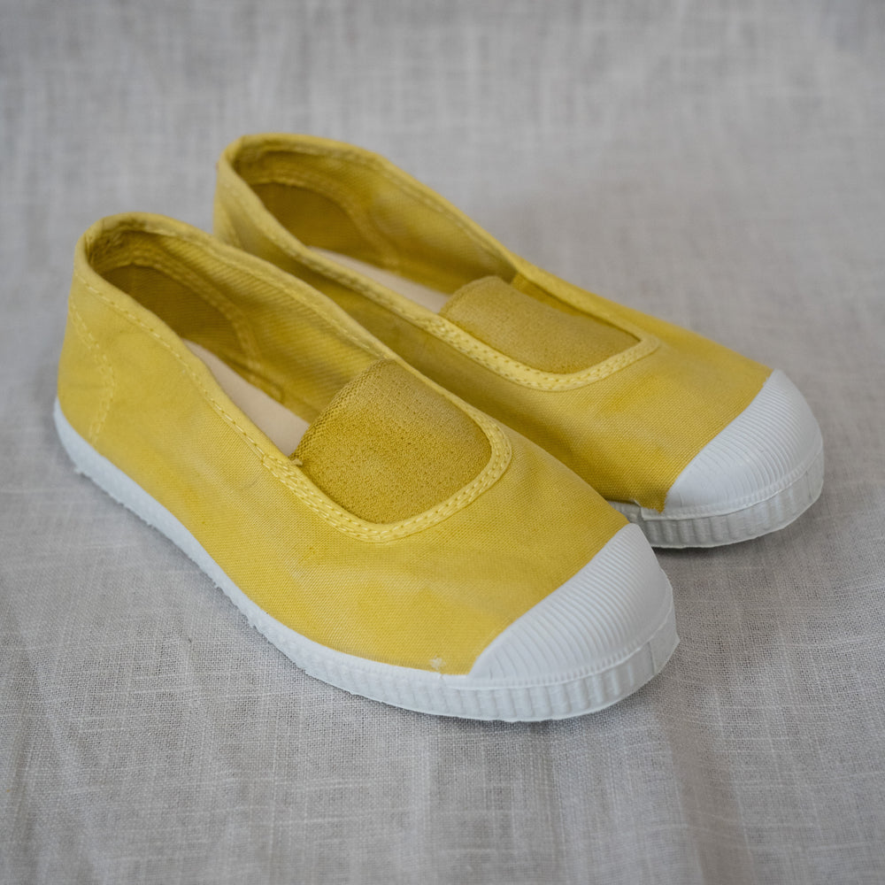 
                  
                    Cienta Elastic Pumps - Sunshine
                  
                