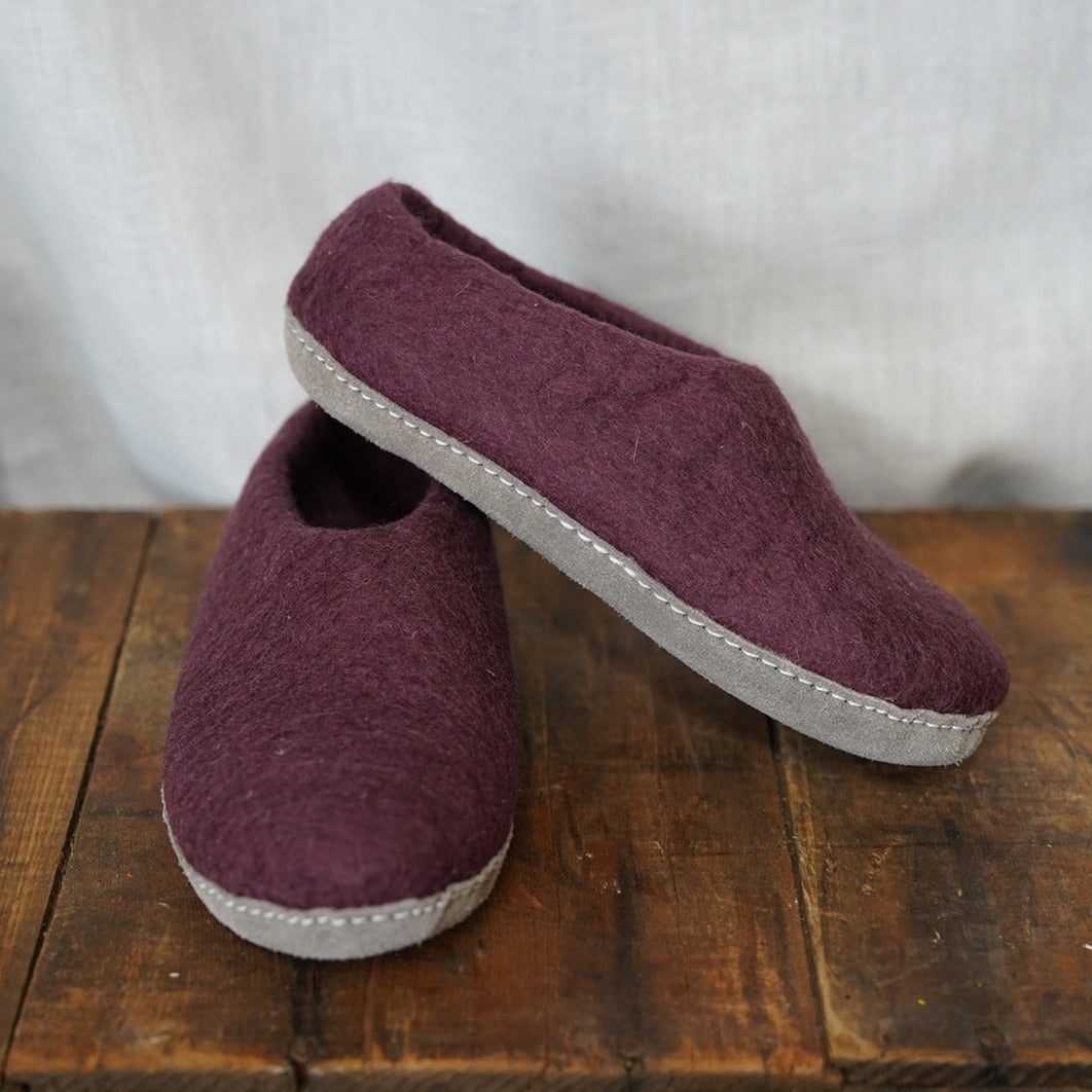 FOLKIT Women's Fairtrade Felt Wool Shoe Slippers - Blackcurrant